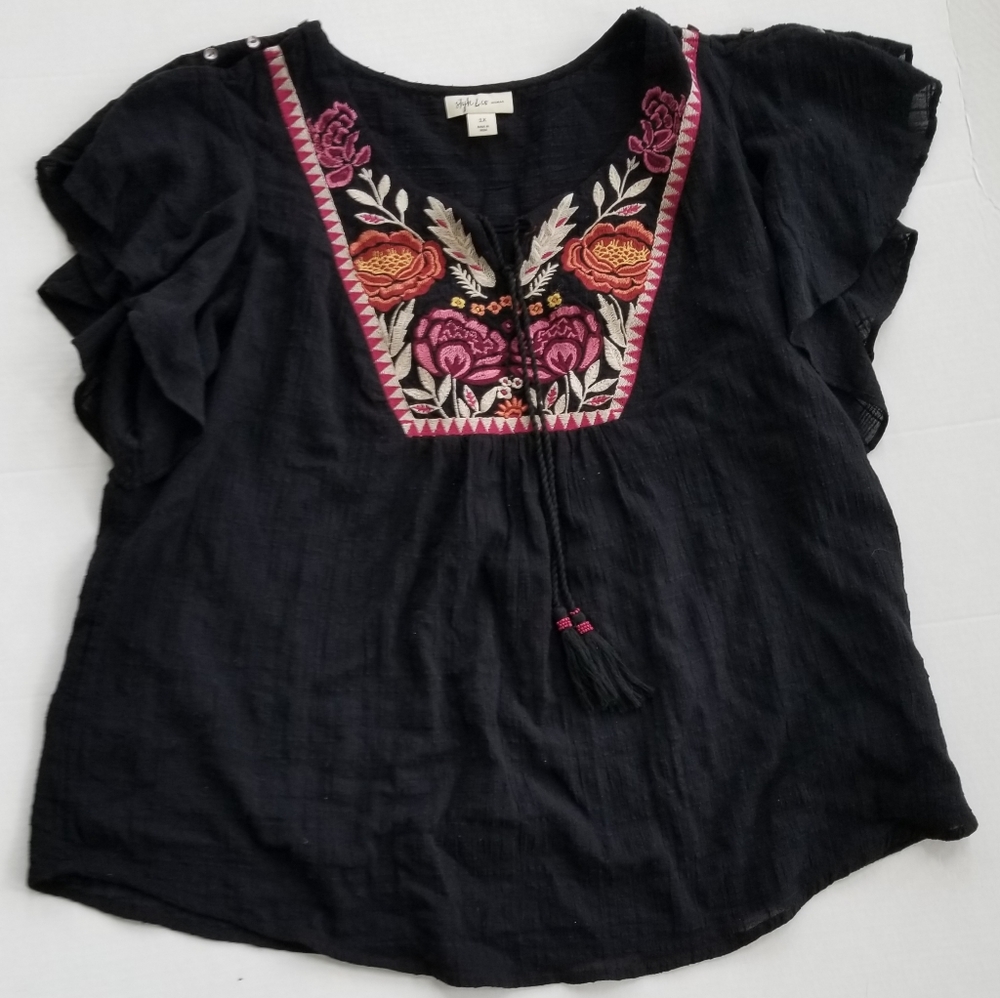 Tribal Print Short Sleeve Black Blouse